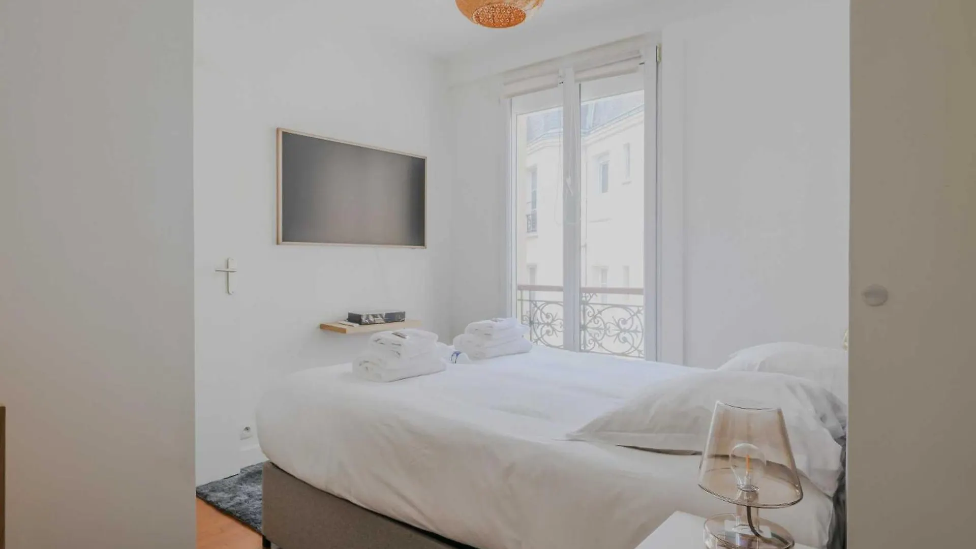 Peaceful - 1bd- 4p - Montmartre דירה *